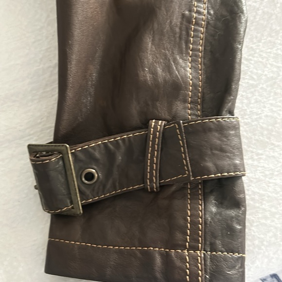 Daniel Leather. Perfect condition. - Picture 3 of 6